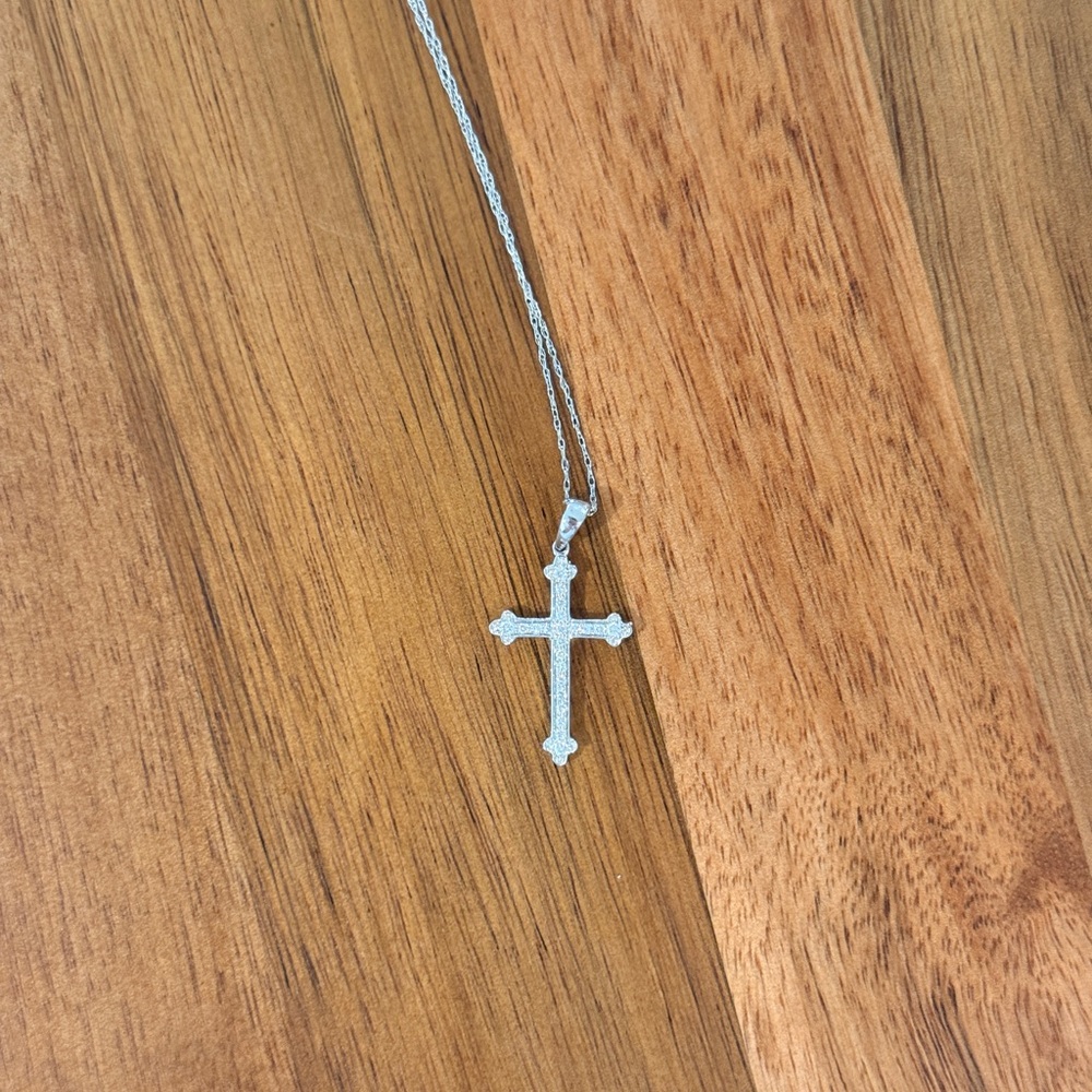 Elegant Silver Cross Pendant Necklace